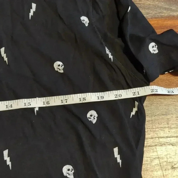 FREE planet skull Short sleeve top - Picture 6 of 8